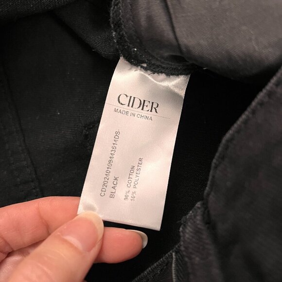 NEW Cider Denim Mid Rise Cherry Embroidery Black Denim Shorts Sz 12/14 - Picture 8 of 10